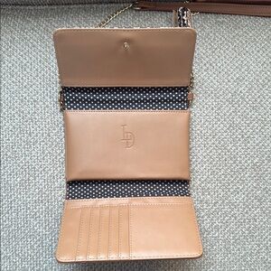 Elegant Tan Leather Crossbody Bag